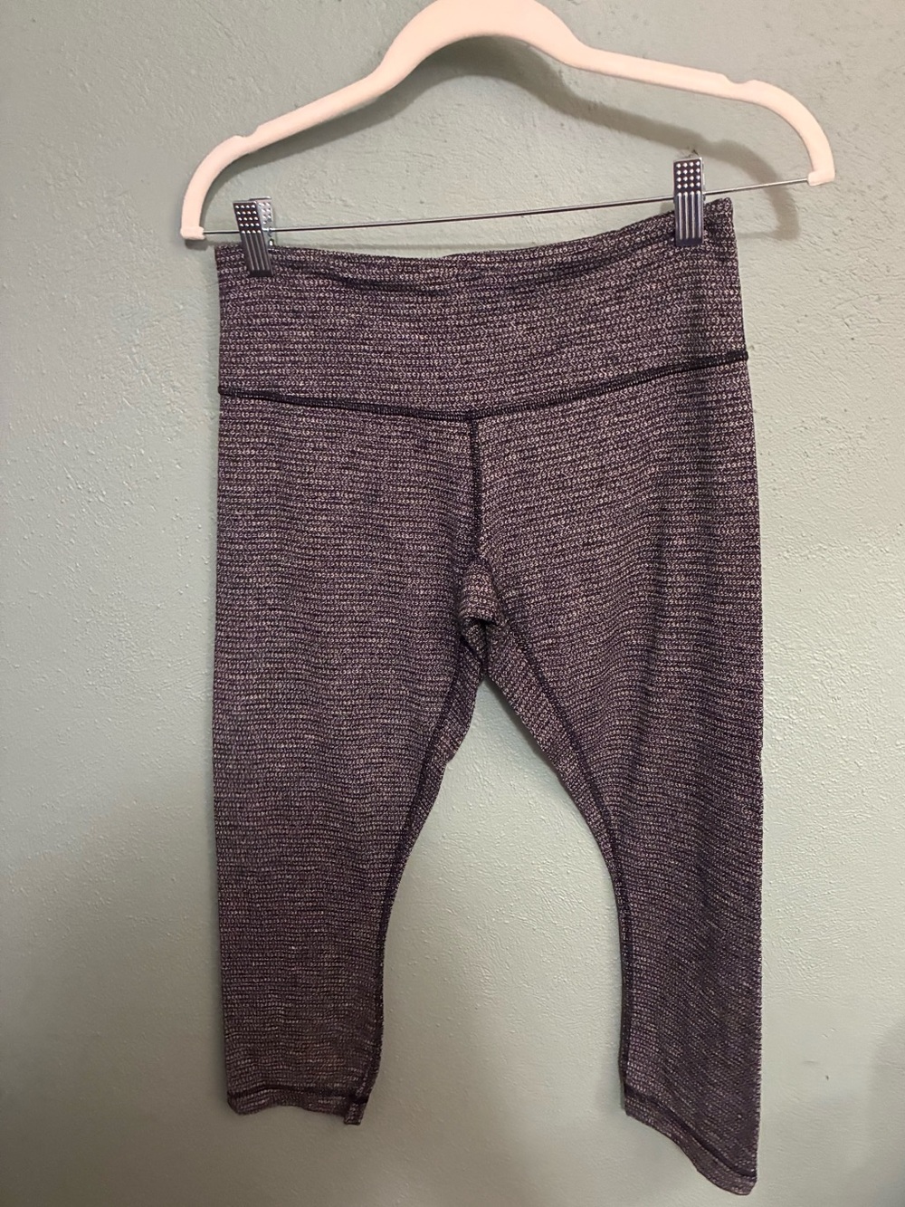 Lululemon Women’s Gray Knit Stretch Leggings